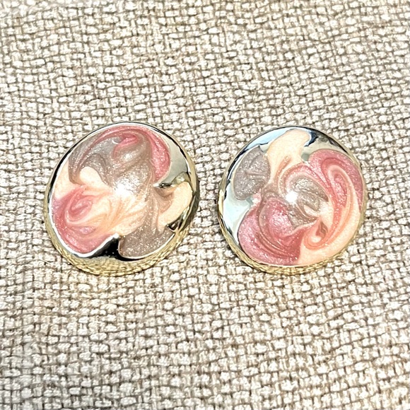 Stunning Vintage Don Lin Earrings Pink Cream Taupe Swirl Gold 1-1/8” x 1” - Picture 2 of 6